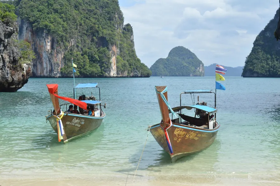 Snorkeling and Diving in Phuket: A Complete Beginner Guide